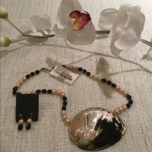 Natural shell necklace and matching earring